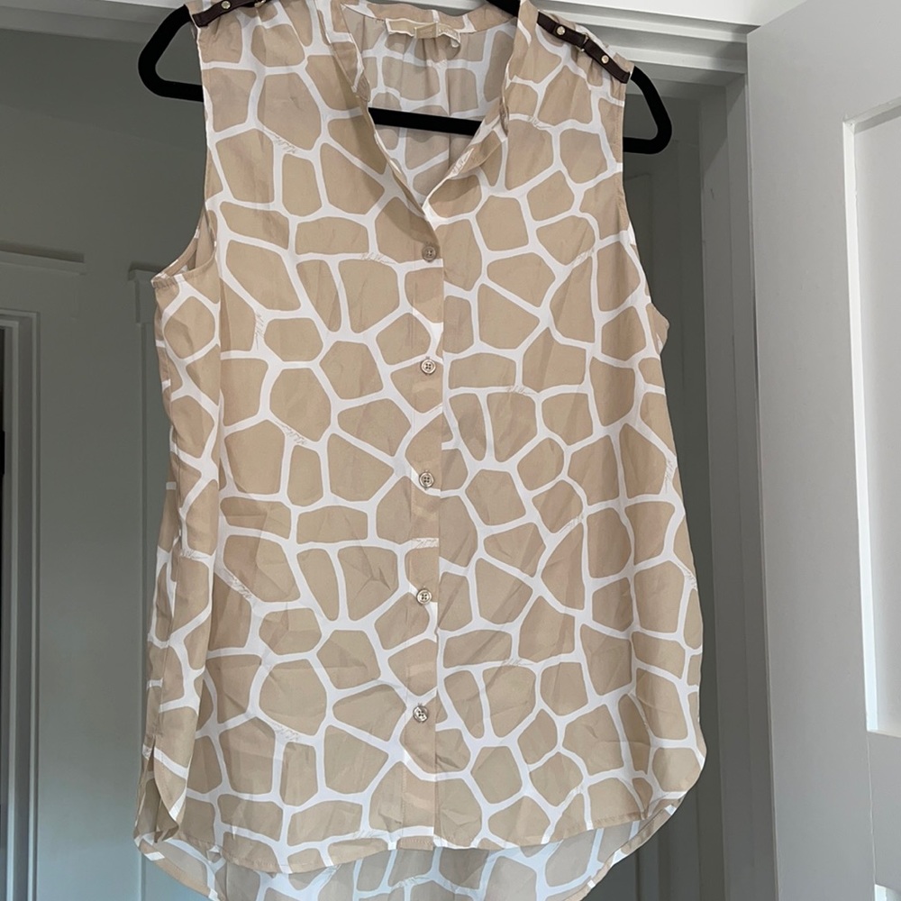 Giraffe tan and white sleeveless top